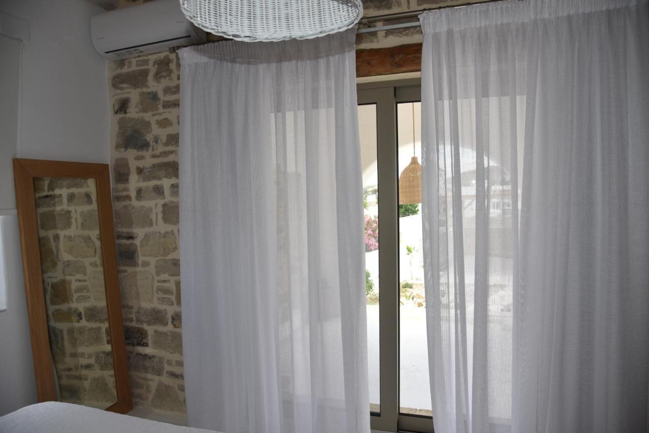 Laini Luxury Suites Pombia Exterior foto