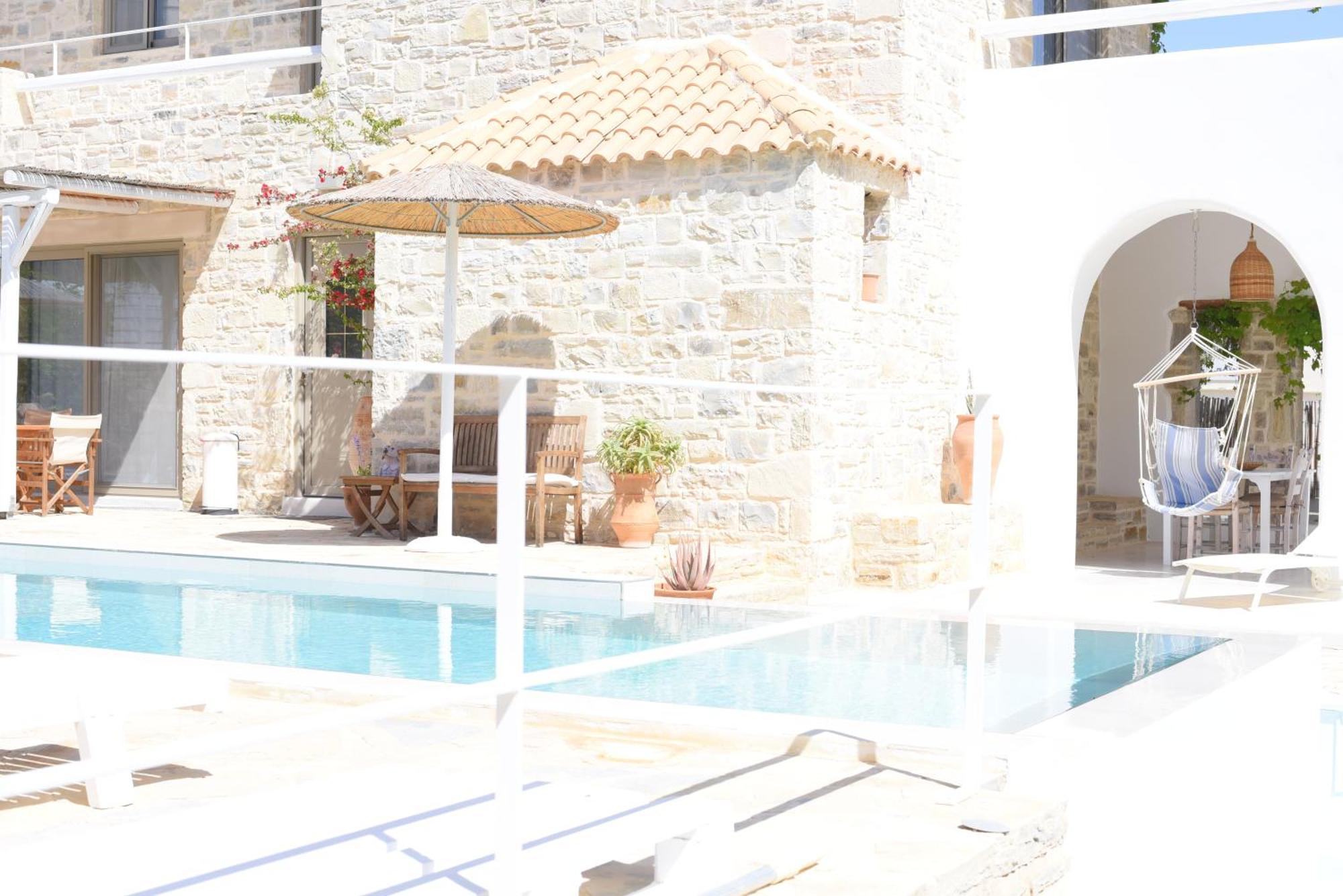 Laini Luxury Suites Pombia Exterior foto